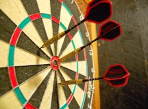 How to Play Darts and Many Variants of Dart Games